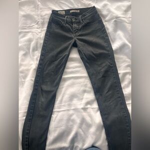 LEVI’S | 710 SUPER SKINNY | 26